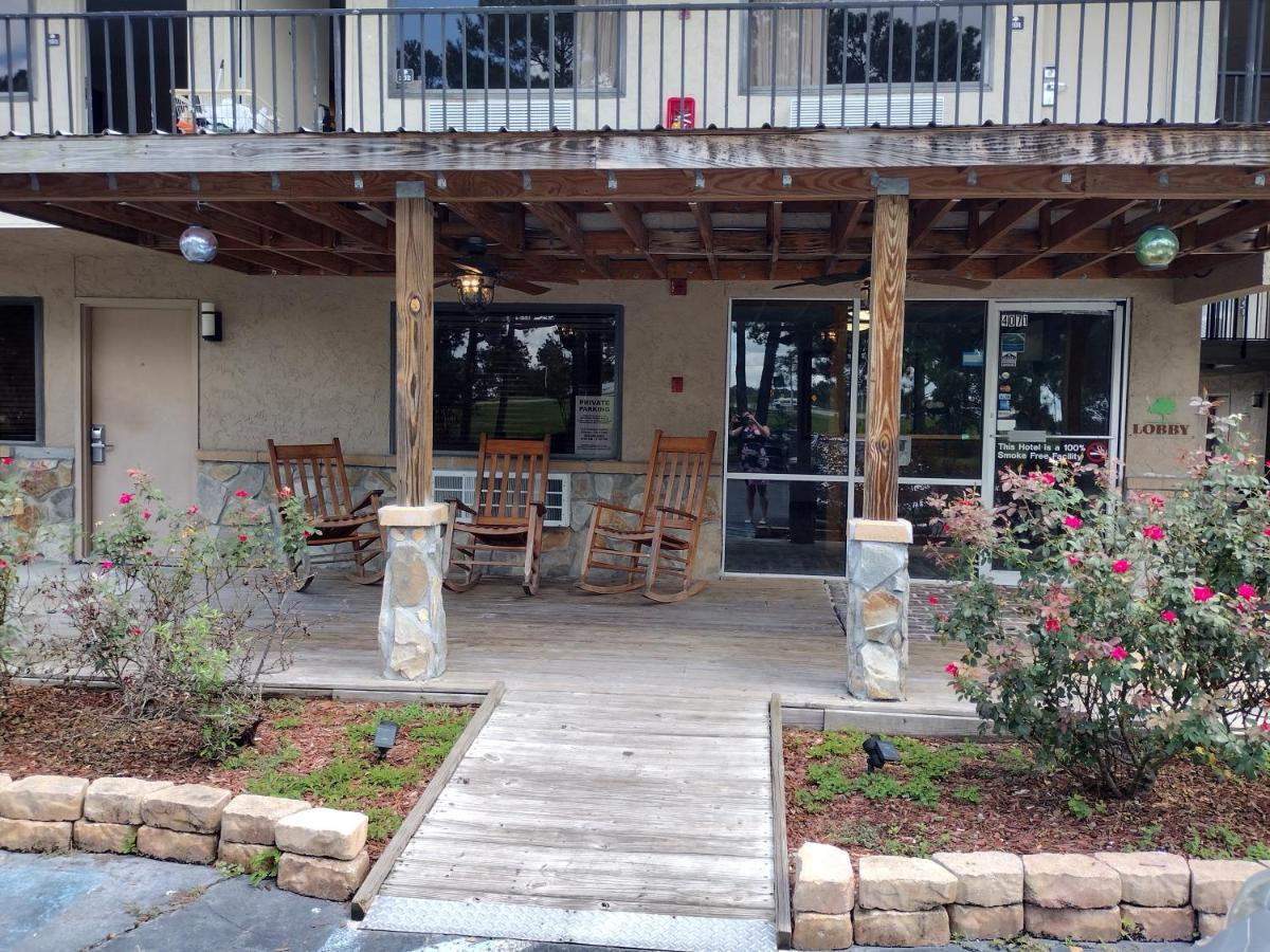 Fairbridge Inn & Suites Richmond Hill Exterior photo